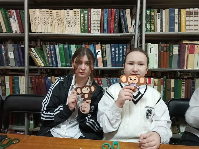 4 (2)