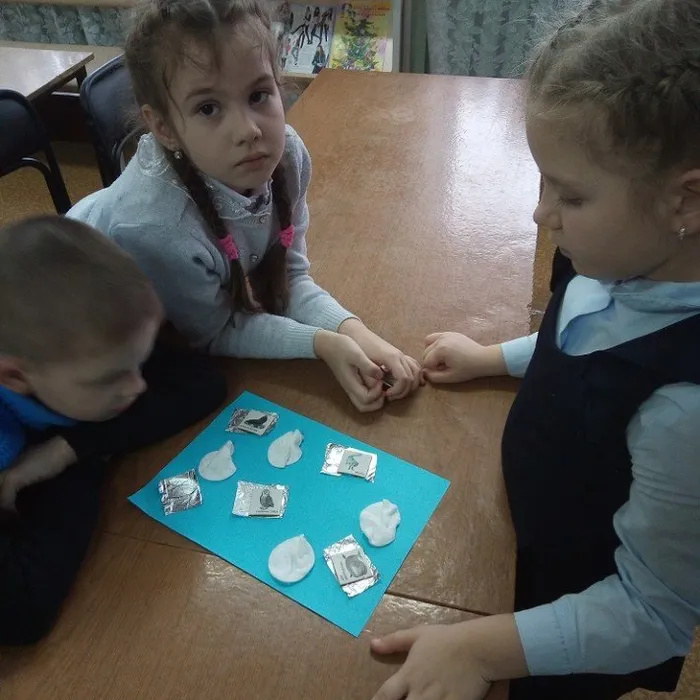 31 января 2020 года в Центральной городской библиотеке имени П.П. Бажова проходил познавательный час «Путешествие на Северный полюс»