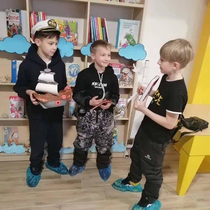 Выставка-диалог «Поднять паруса»